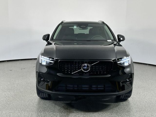 2025 Volvo XC40 Plus Dark Theme