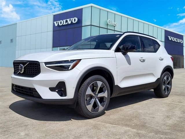 2025 Volvo XC40 Plus Dark Theme