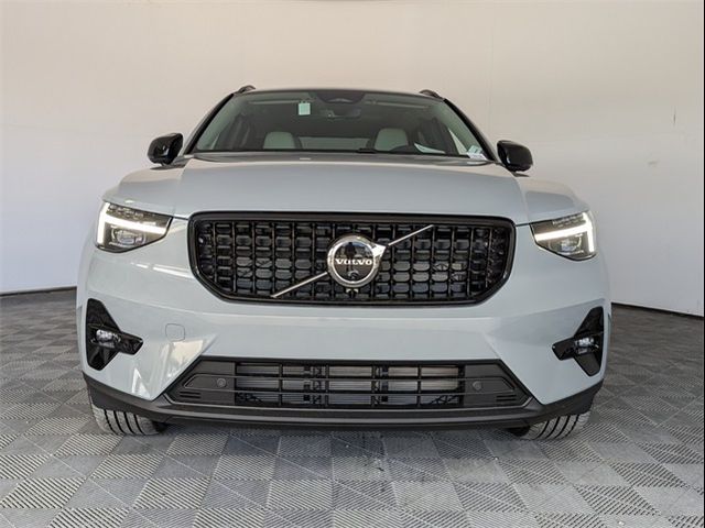 2025 Volvo XC40 Plus Dark Theme