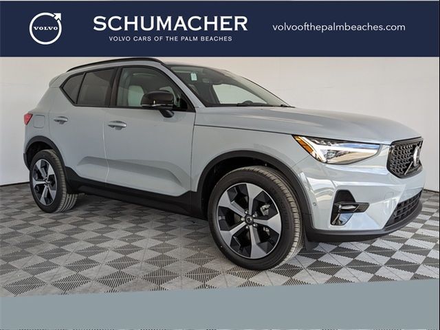 2025 Volvo XC40 Plus Dark Theme