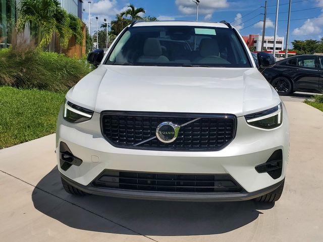 2025 Volvo XC40 Plus Dark Theme