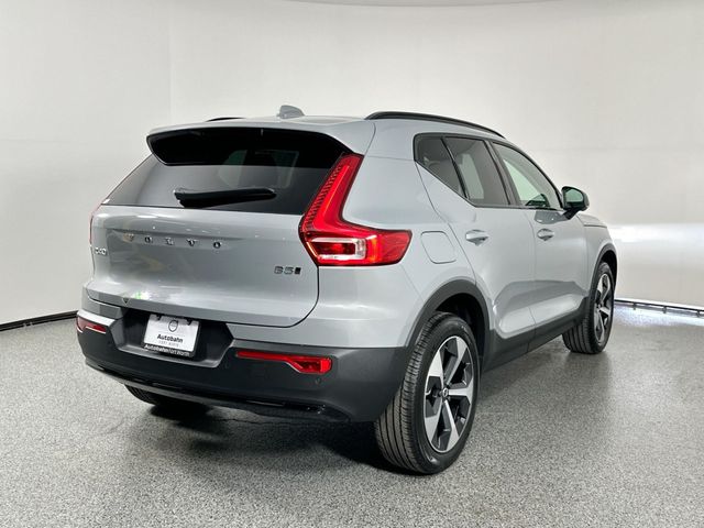 2025 Volvo XC40 Plus Dark Theme