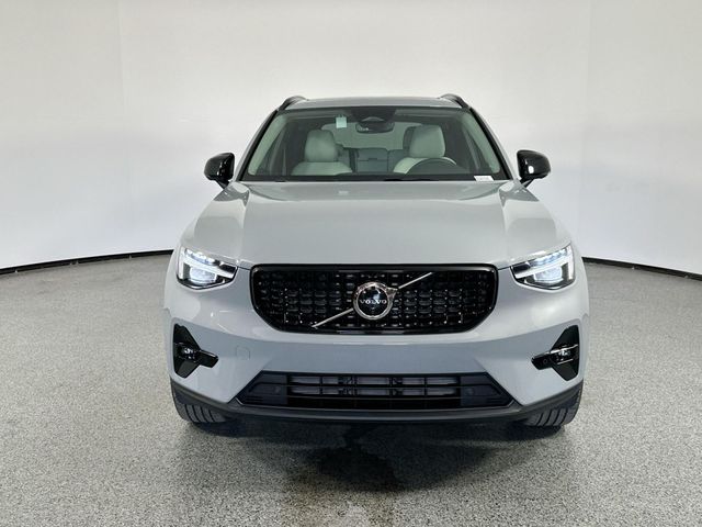 2025 Volvo XC40 Plus Dark Theme