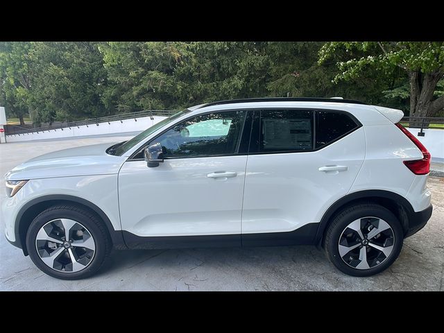 2025 Volvo XC40 Plus Dark Theme