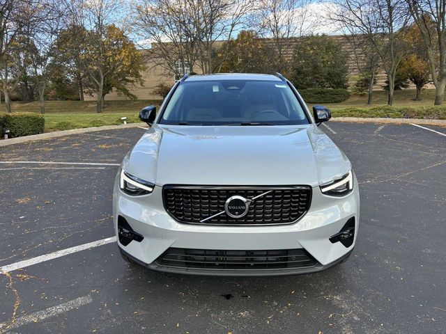 2025 Volvo XC40 Plus Dark Theme