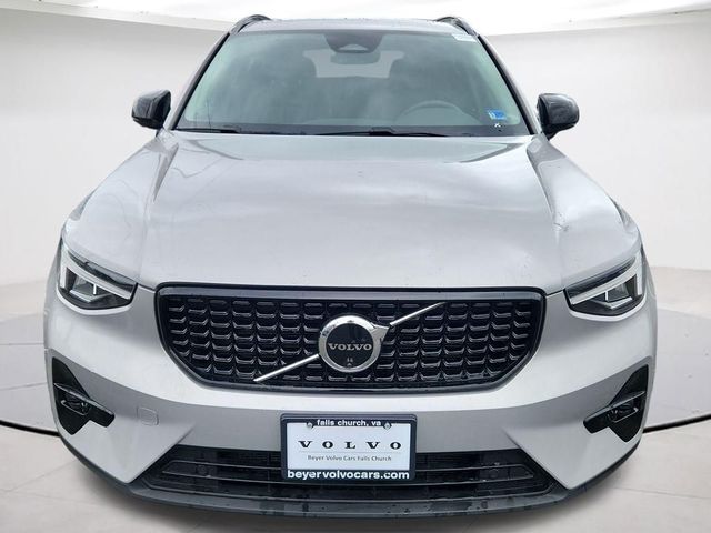 2025 Volvo XC40 Plus Dark Theme
