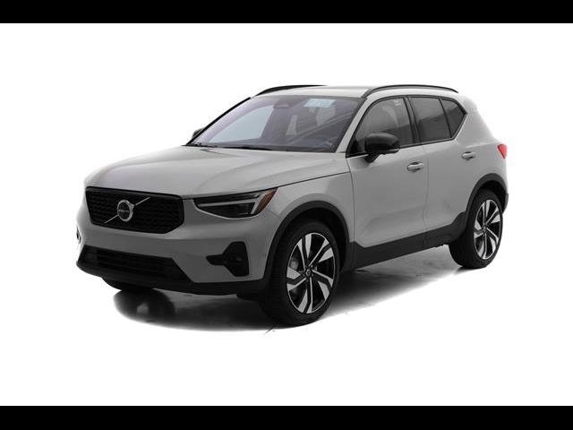 2025 Volvo XC40 Plus Dark Theme