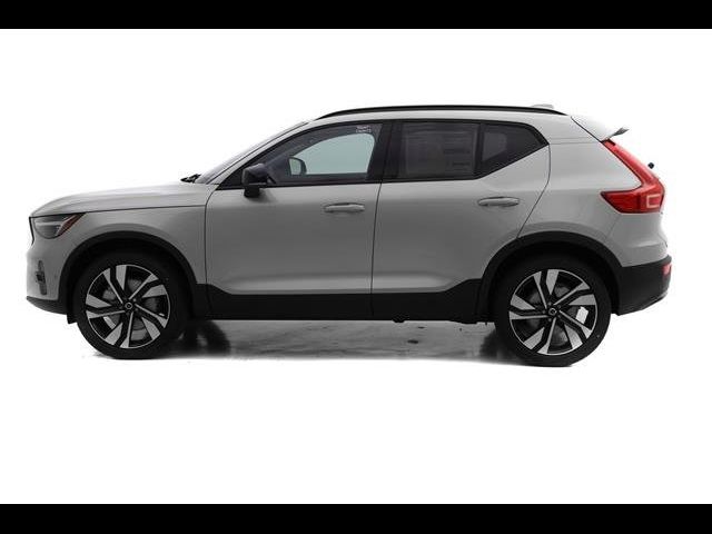 2025 Volvo XC40 Plus Dark Theme