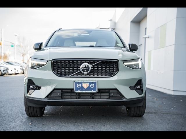 2025 Volvo XC40 Plus Dark Theme