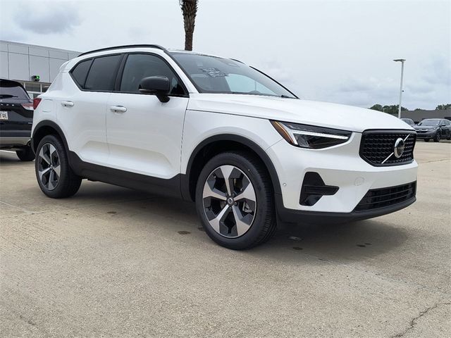 2025 Volvo XC40 Plus Dark Theme