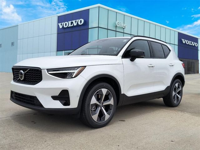 2025 Volvo XC40 Plus Dark Theme