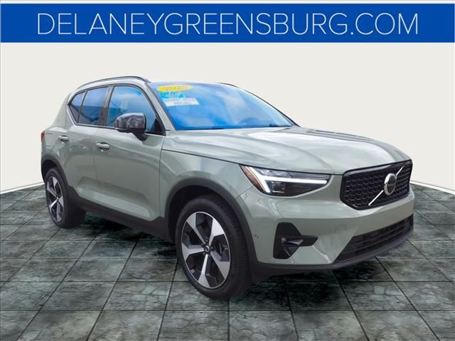 2025 Volvo XC40 Plus Dark Theme