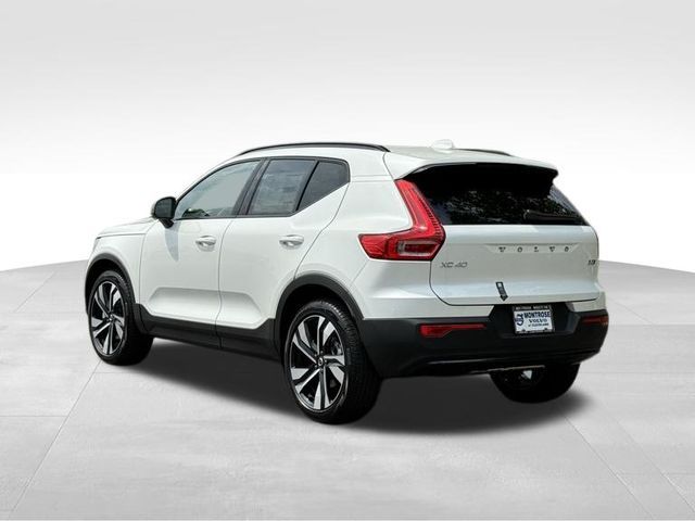 2025 Volvo XC40 Plus Dark Theme