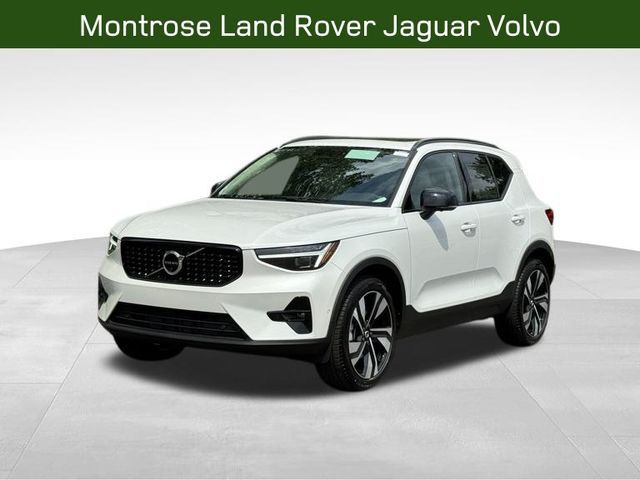 2025 Volvo XC40 Plus Dark Theme