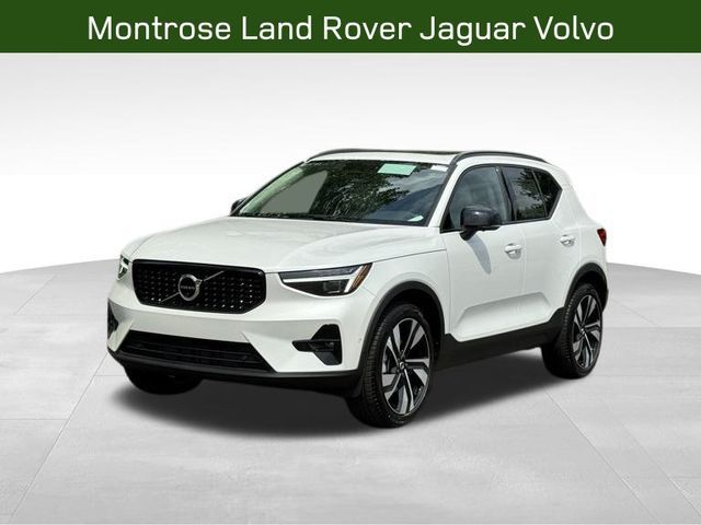 2025 Volvo XC40 Plus Dark Theme