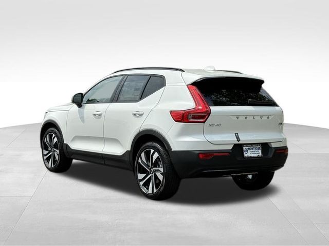 2025 Volvo XC40 Plus Dark Theme