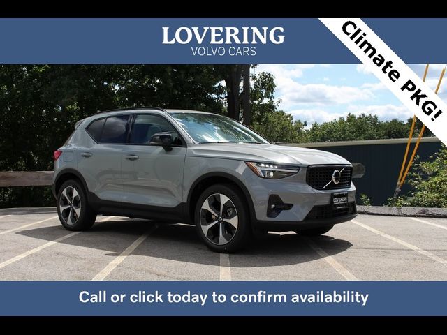 2025 Volvo XC40 Plus Dark Theme