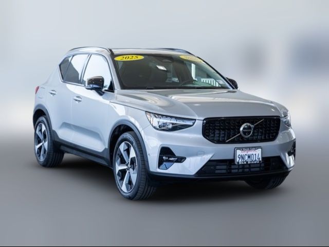 2025 Volvo XC40 Plus Dark Theme