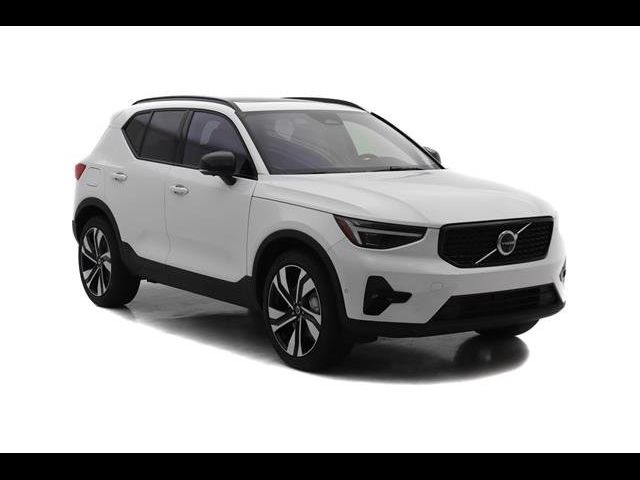 2025 Volvo XC40 Plus Dark Theme