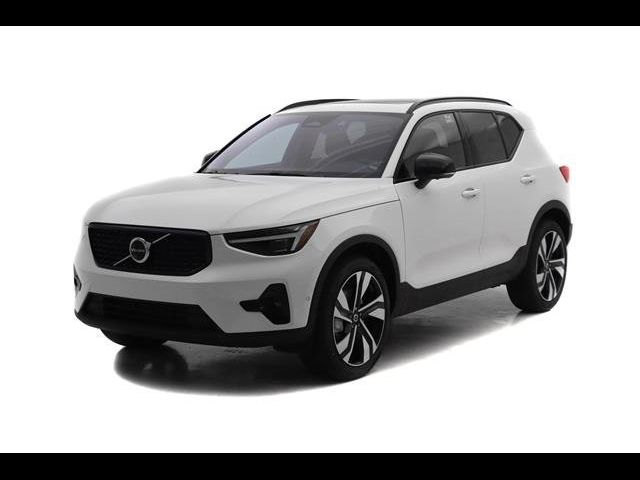 2025 Volvo XC40 Plus Dark Theme