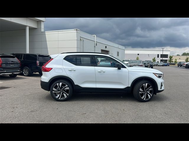 2025 Volvo XC40 Plus Dark Theme