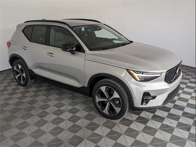 2025 Volvo XC40 Plus Dark Theme