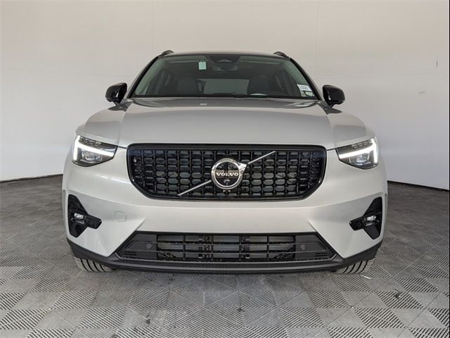 2025 Volvo XC40 Plus Dark Theme