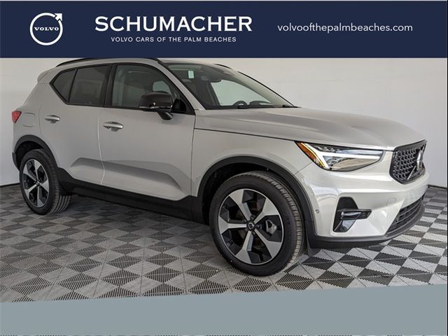 2025 Volvo XC40 Plus Dark Theme