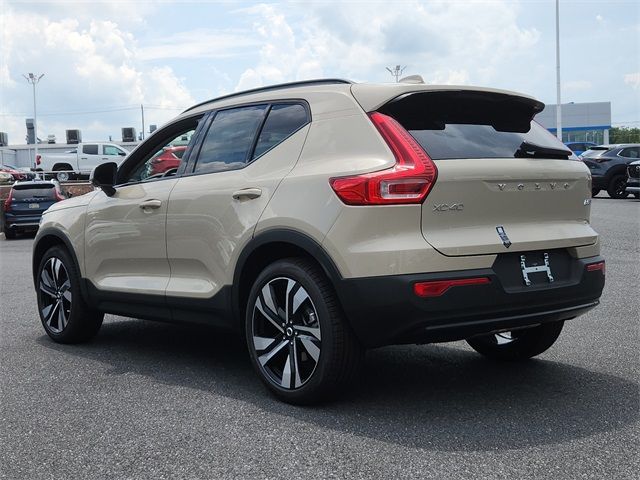 2025 Volvo XC40 Plus Dark Theme