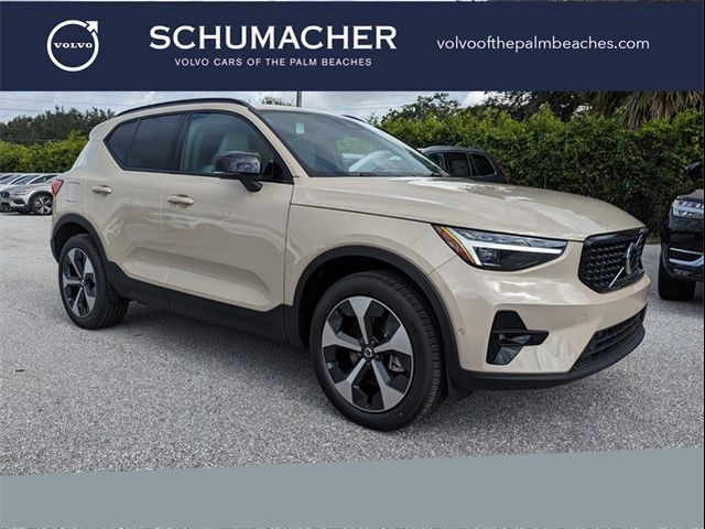 2025 Volvo XC40 Plus Dark Theme