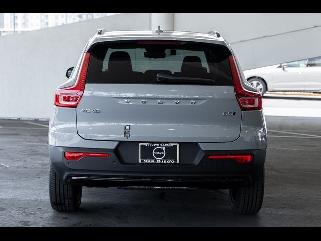 2025 Volvo XC40 Plus Dark Theme