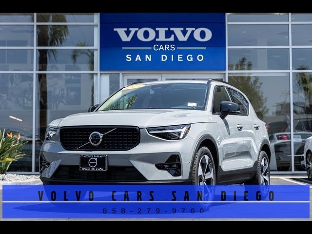 2025 Volvo XC40 Plus Dark Theme