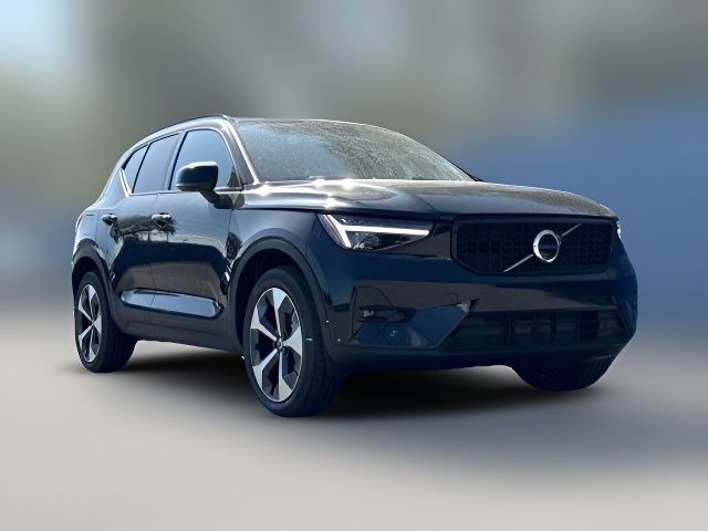 2025 Volvo XC40 Plus Dark Theme