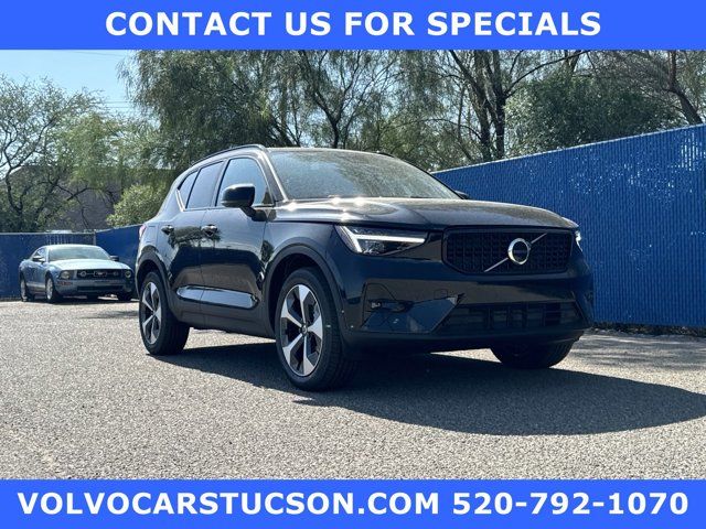 2025 Volvo XC40 Plus Dark Theme