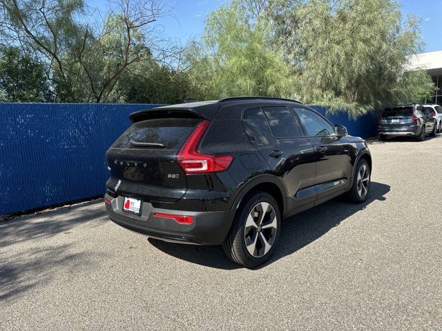 2025 Volvo XC40 Plus Dark Theme