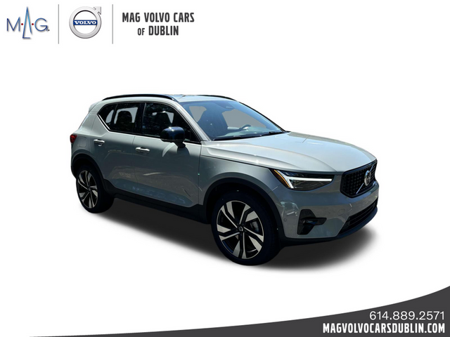 2025 Volvo XC40 Plus Dark Theme