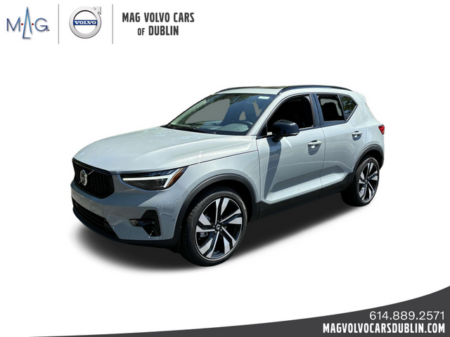 2025 Volvo XC40 Plus Dark Theme