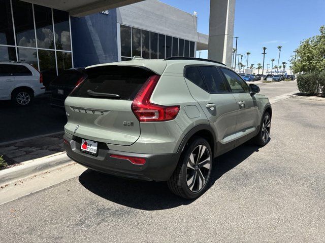 2025 Volvo XC40 Plus Dark Theme