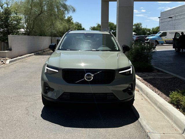 2025 Volvo XC40 Plus Dark Theme