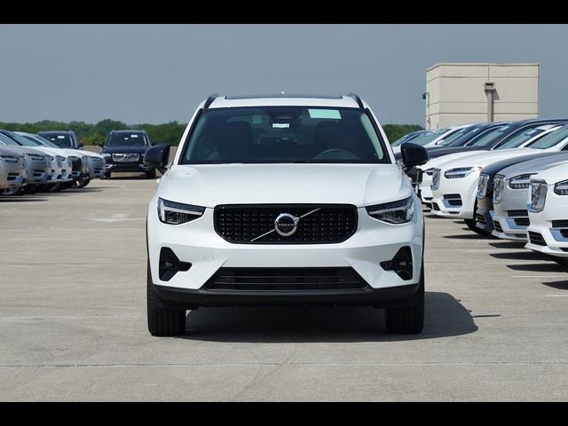 2025 Volvo XC40 Plus Dark Theme