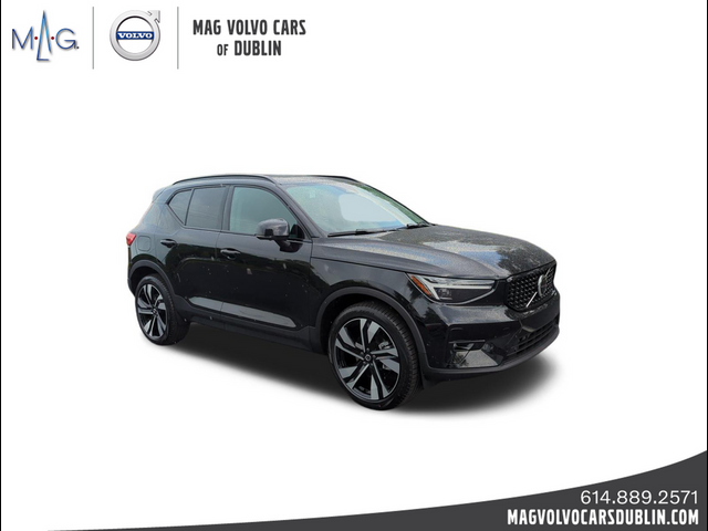 2025 Volvo XC40 Plus Dark Theme