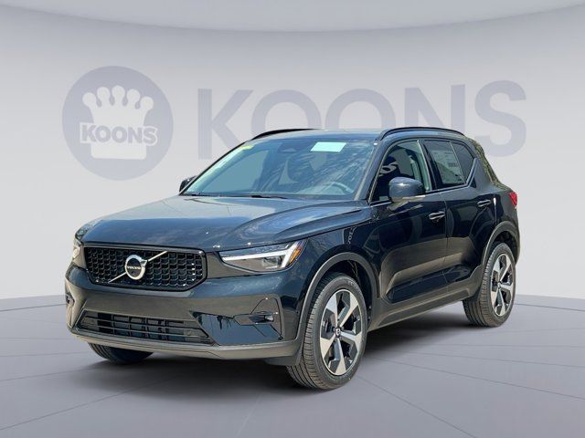 2025 Volvo XC40 Plus Dark Theme