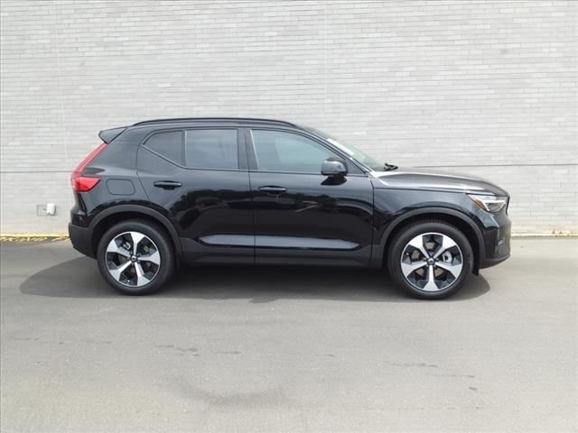 2025 Volvo XC40 Plus Dark Theme