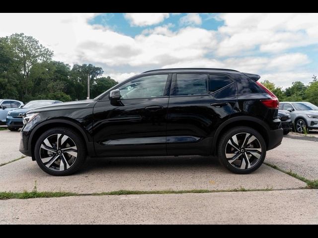 2025 Volvo XC40 Plus Dark Theme