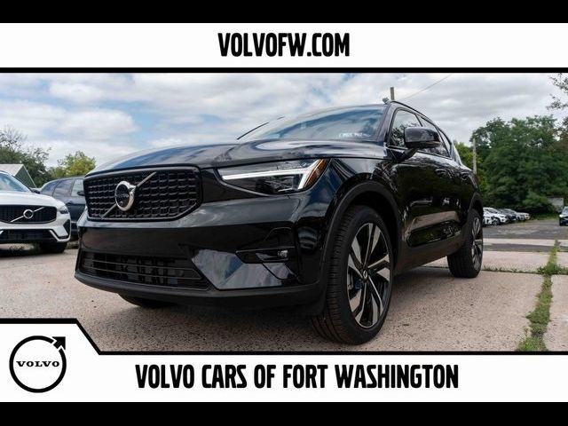 2025 Volvo XC40 Plus Dark Theme