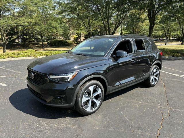 2025 Volvo XC40 Plus Dark Theme