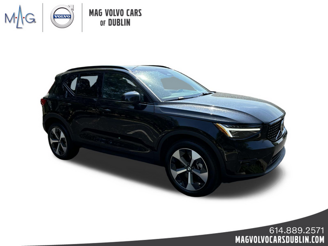 2025 Volvo XC40 Plus Dark Theme