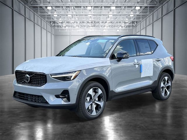 2025 Volvo XC40 Plus Dark Theme