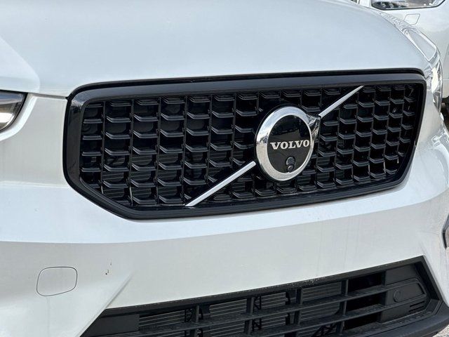 2025 Volvo XC40 Plus Dark Theme