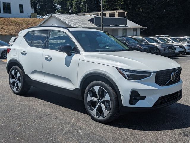 2025 Volvo XC40 Plus Dark Theme